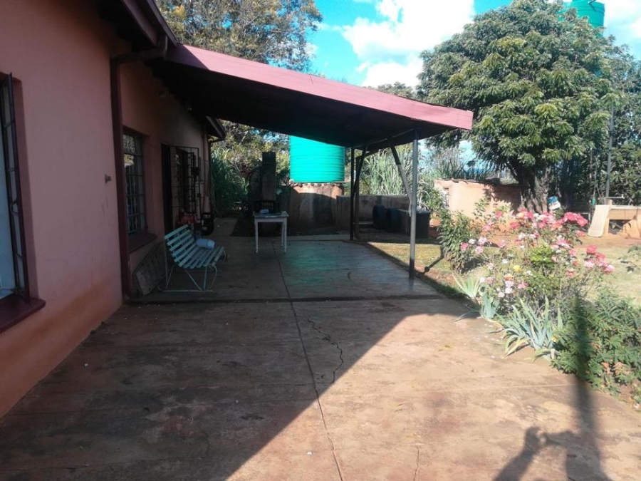 5 Bedroom Property for Sale in Mamogaleskraal North West